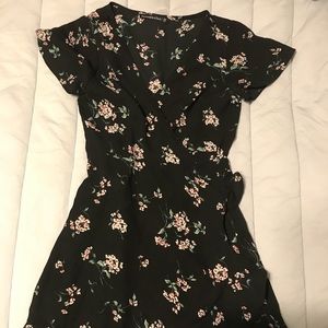 Abercrombie xsmall wrap around floral dress.